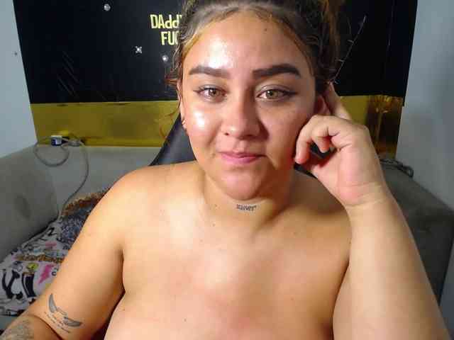 LOLYTABIGBOOBS webcam