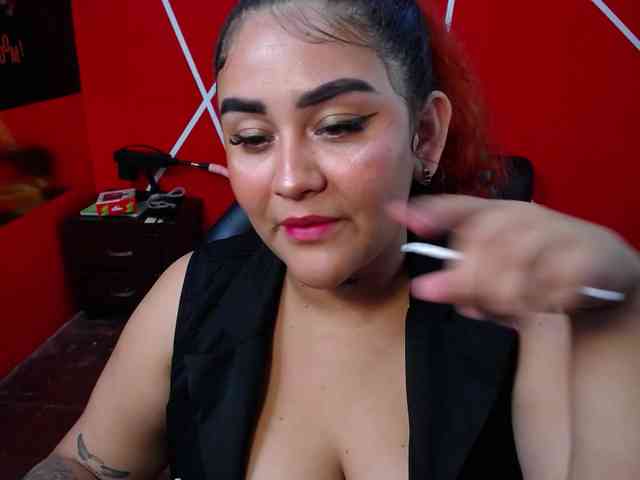 LOLYTABIGBOOBS webcam