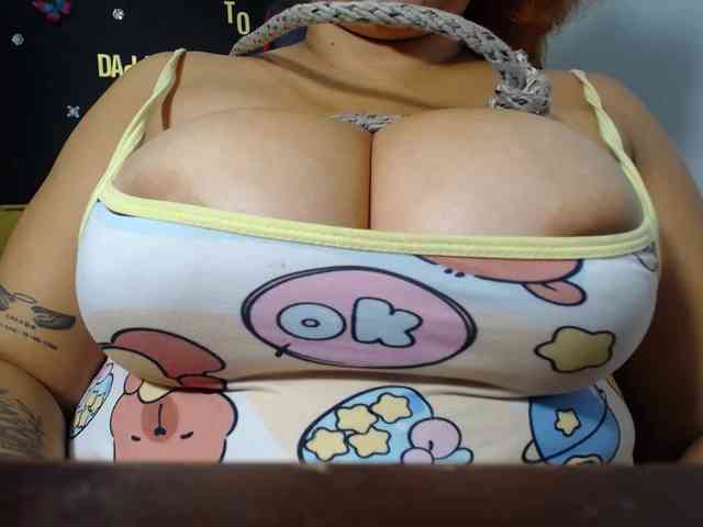LOLYTABIGBOOBS webcam