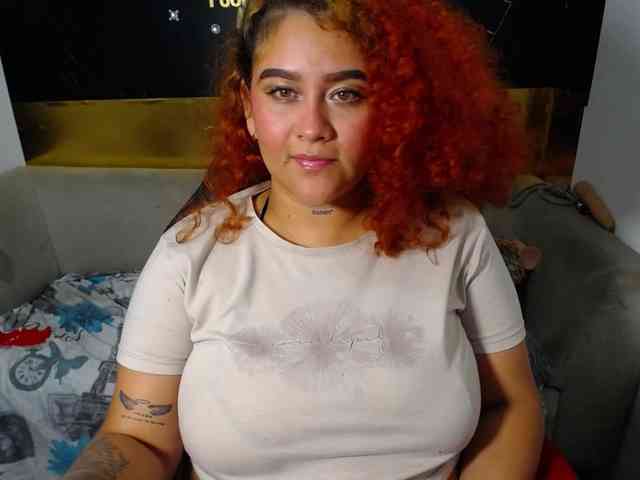 LOLYTABIGBOOBS webcam