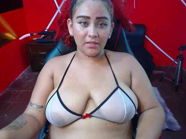 LOLYTABIGBOOBS webcam