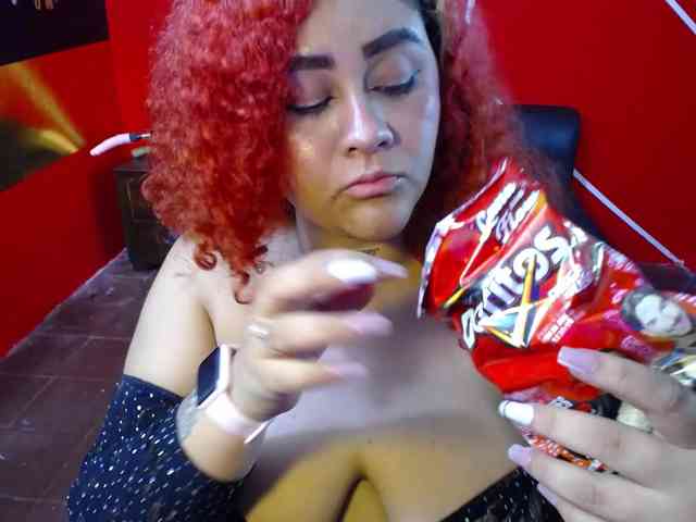 LOLYTABIGBOOBS webcam