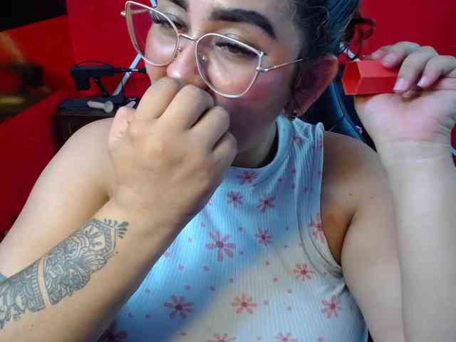 LOLYTABIGBOOBS webcam