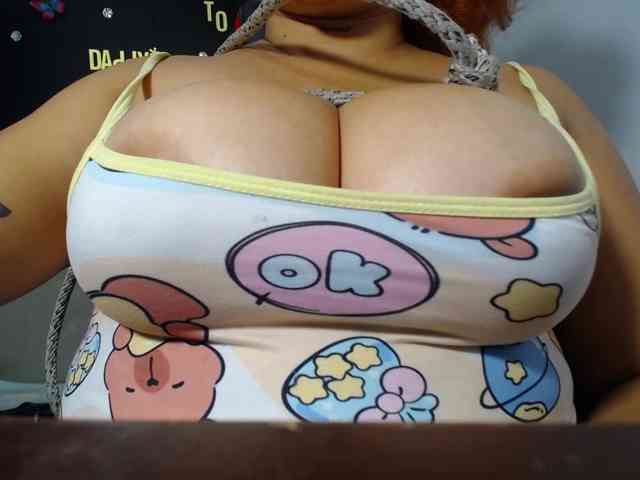 LOLYTABIGBOOBS webcam