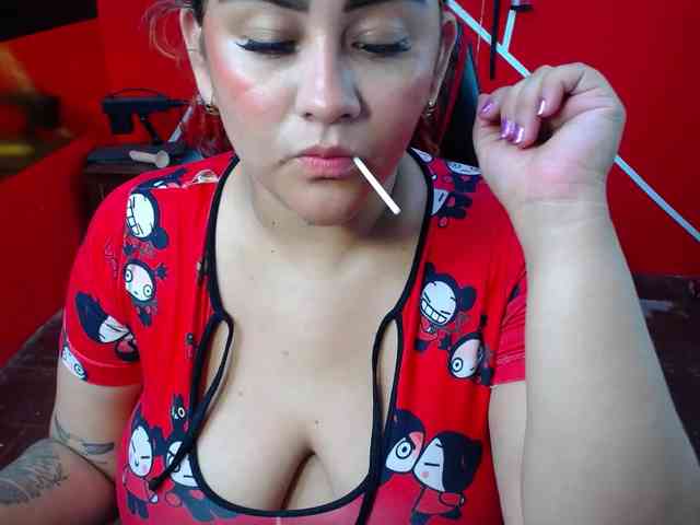 LOLYTABIGBOOBS webcam