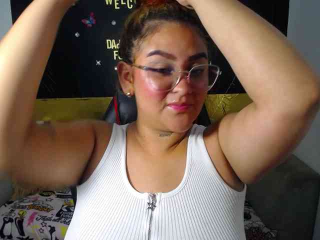 LOLYTABIGBOOBS webcam