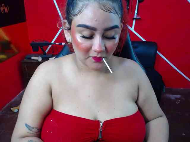 LOLYTABIGBOOBS webcam