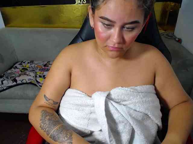 LOLYTABIGBOOBS webcam