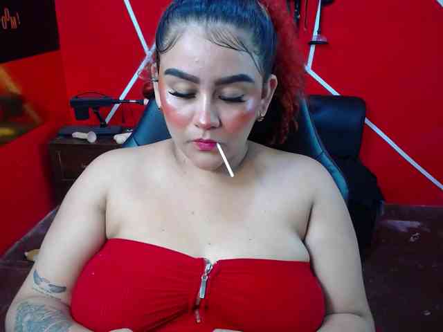 LOLYTABIGBOOBS webcam