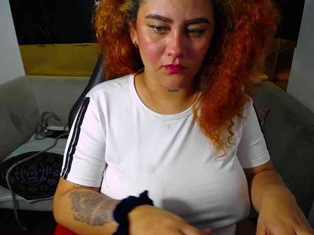 LOLYTABIGBOOBS webcam