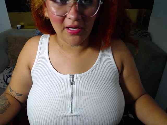 LOLYTABIGBOOBS webcam