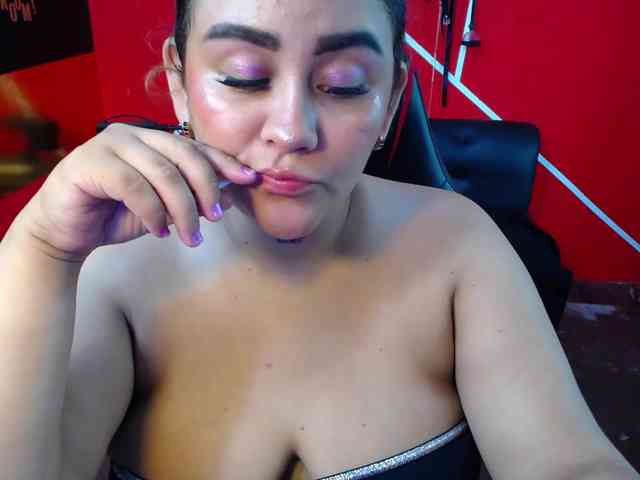 LOLYTABIGBOOBS webcam