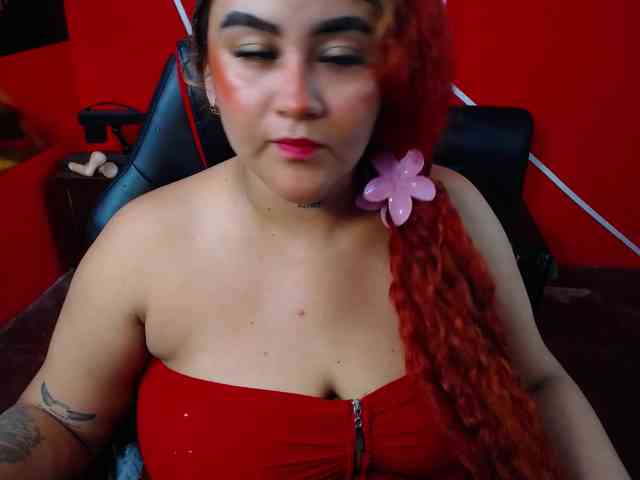 LOLYTABIGBOOBS webcam