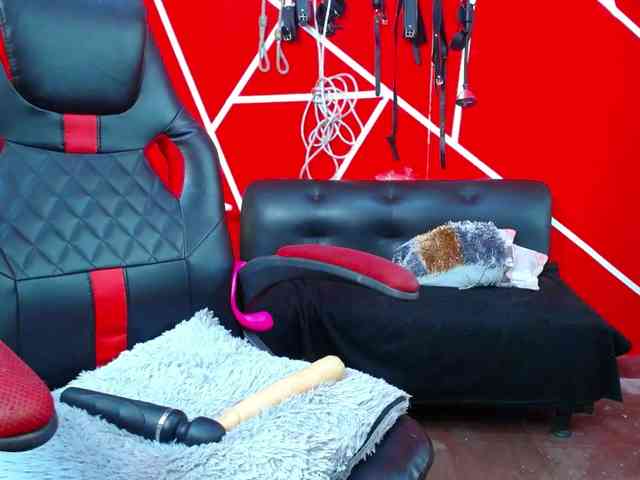 LOLYTABIGBOOBS webcam