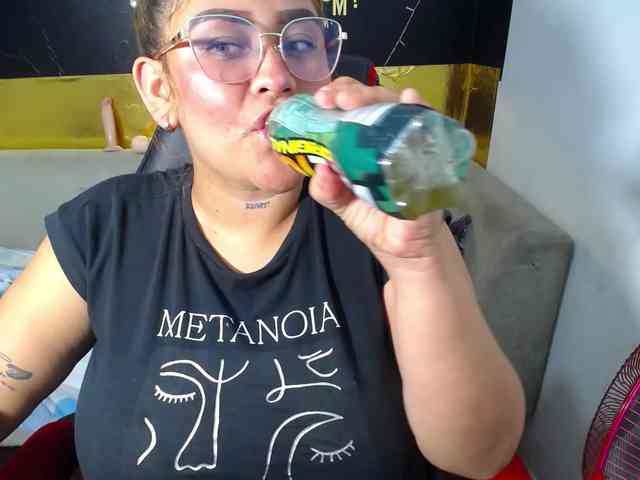 LOLYTABIGBOOBS webcam