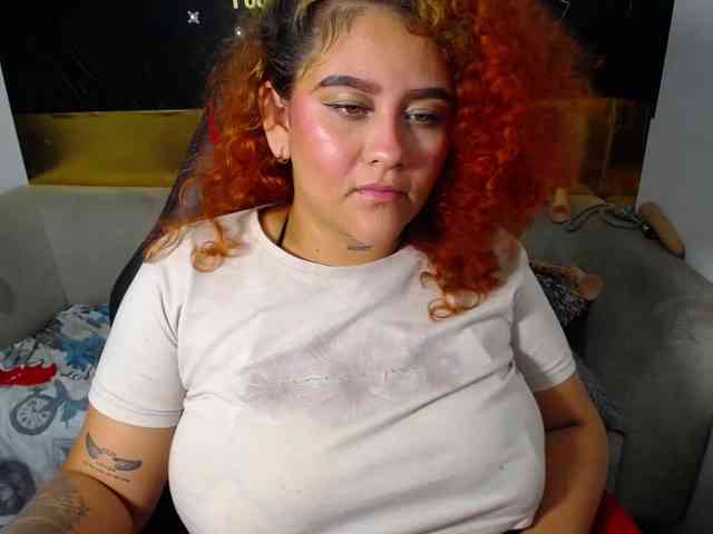 LOLYTABIGBOOBS webcam