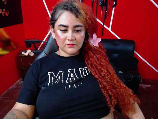 LOLYTABIGBOOBS webcam