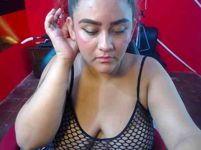 LOLYTABIGBOOBS webcam