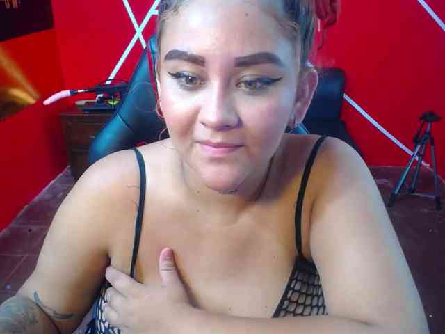 LOLYTABIGBOOBS webcam