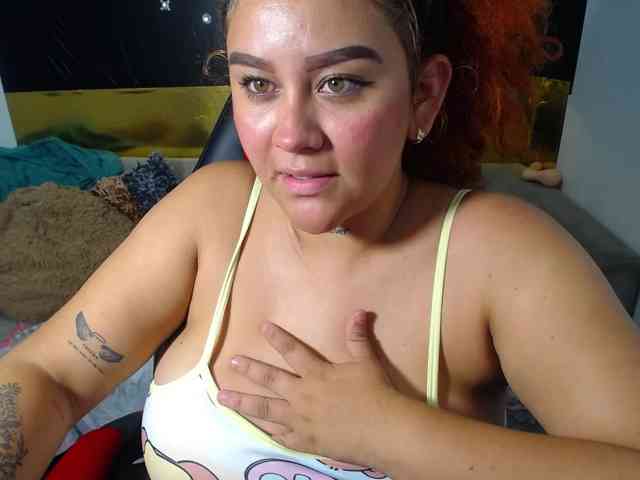 LOLYTABIGBOOBS webcam