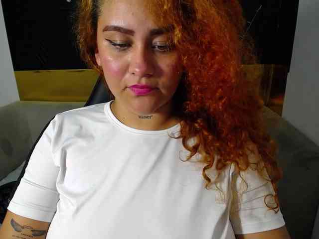 LOLYTABIGBOOBS webcam