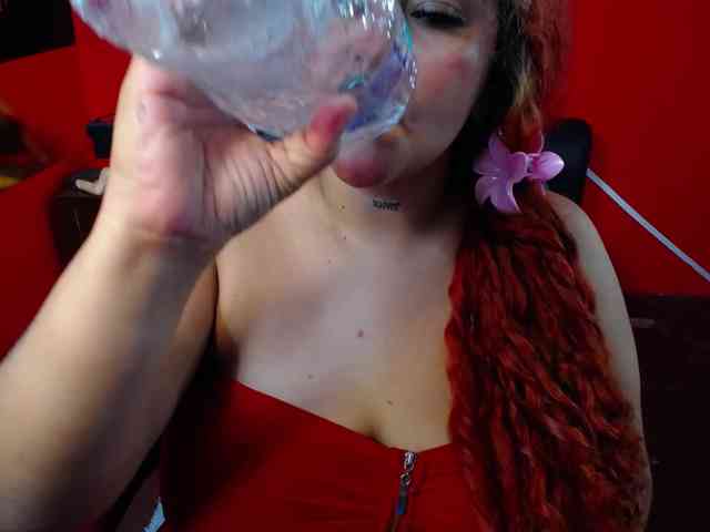 LOLYTABIGBOOBS webcam