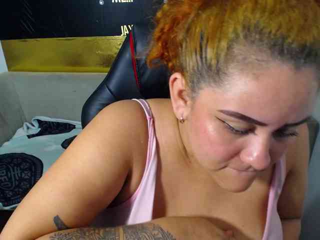 LOLYTABIGBOOBS webcam