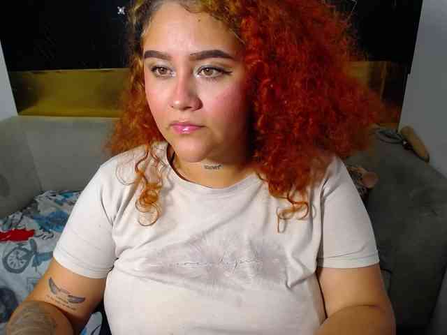 LOLYTABIGBOOBS webcam
