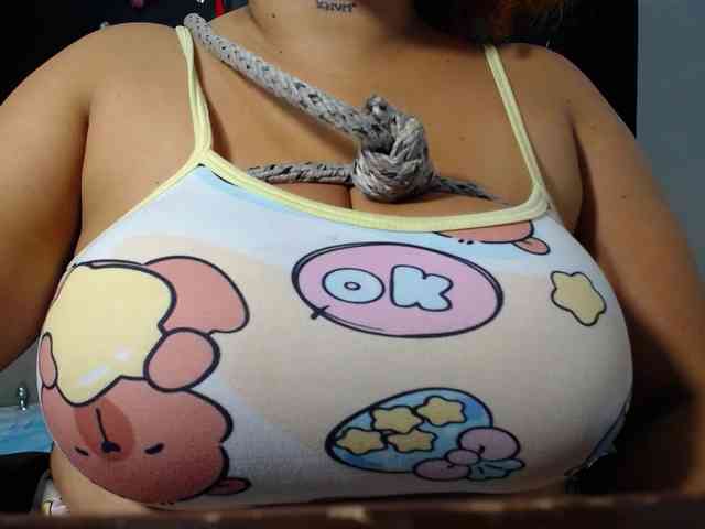 LOLYTABIGBOOBS webcam
