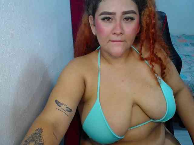 LOLYTABIGBOOBS webcam