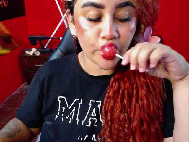 LOLYTABIGBOOBS webcam