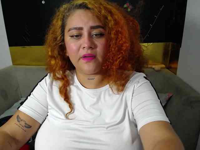 LOLYTABIGBOOBS webcam