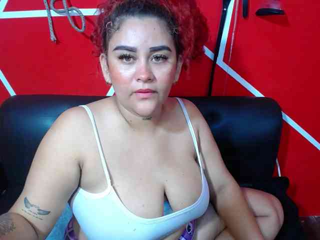 LOLYTABIGBOOBS webcam