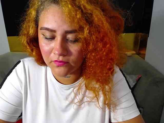 LOLYTABIGBOOBS webcam