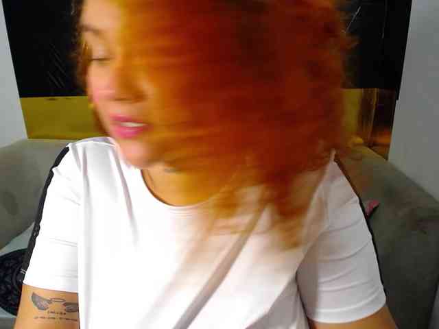 LOLYTABIGBOOBS webcam
