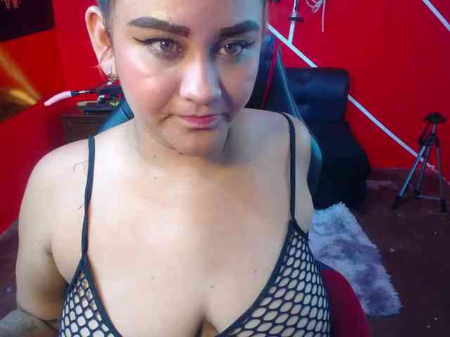 LOLYTABIGBOOBS webcam