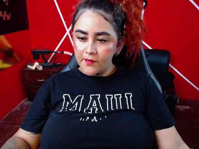 LOLYTABIGBOOBS webcam