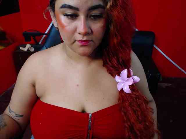 LOLYTABIGBOOBS webcam