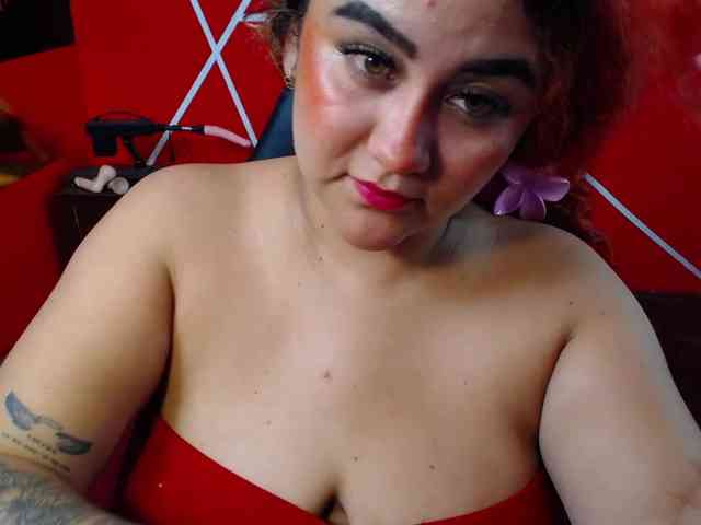 LOLYTABIGBOOBS webcam