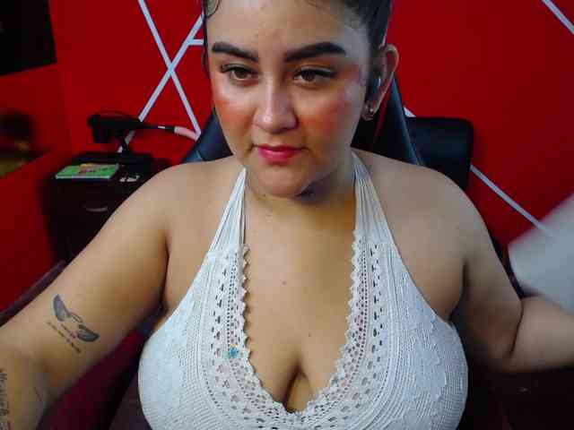 LOLYTABIGBOOBS webcam