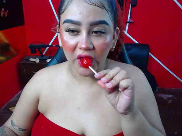 LOLYTABIGBOOBS webcam