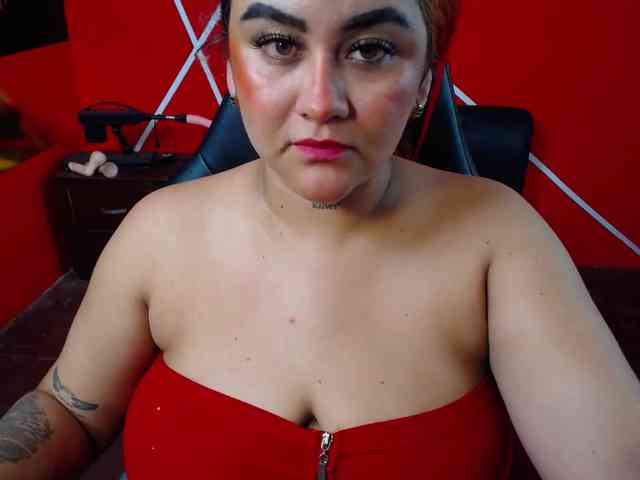 LOLYTABIGBOOBS webcam