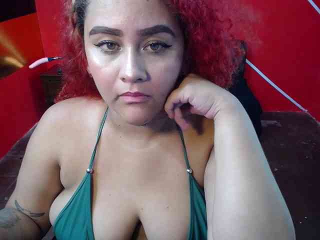 LOLYTABIGBOOBS webcam