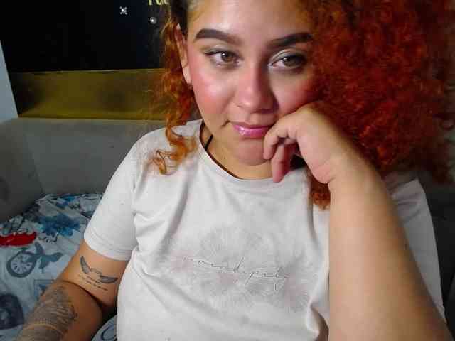 LOLYTABIGBOOBS webcam