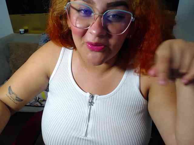 LOLYTABIGBOOBS webcam