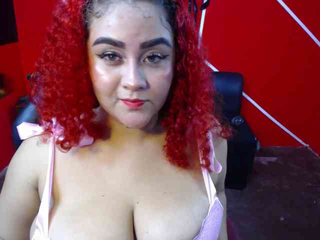 LOLYTABIGBOOBS webcam