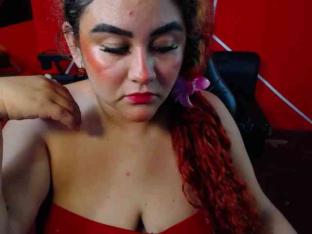 LOLYTABIGBOOBS webcam