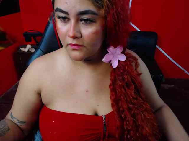 LOLYTABIGBOOBS webcam