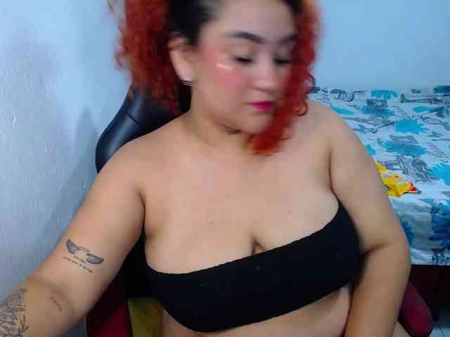 LOLYTABIGBOOBS webcam