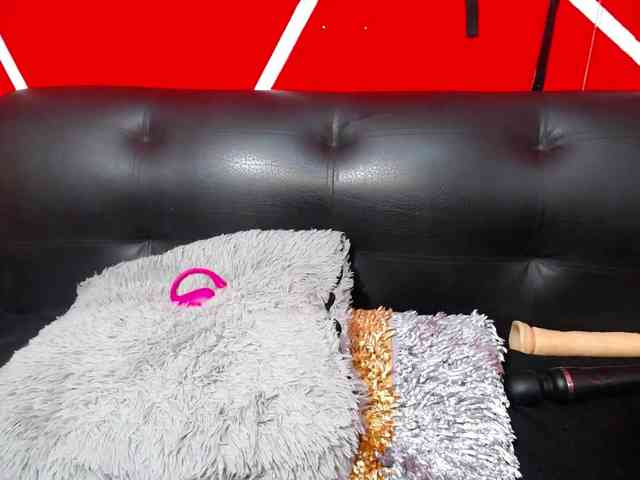 LOLYTABIGBOOBS webcam